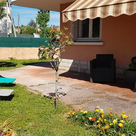 Bas De Rez De Jardin *